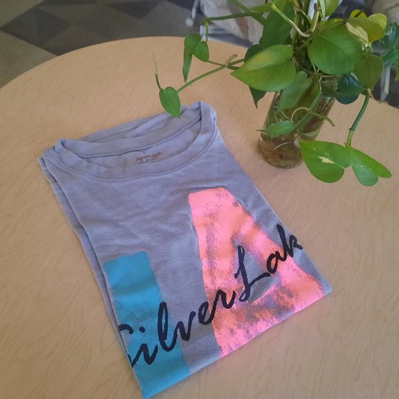 3/$15 Arizona Jeans Co. Silver Lake LA Graphic Boho Tee - Gray, Size S - Picture 15 of 16
